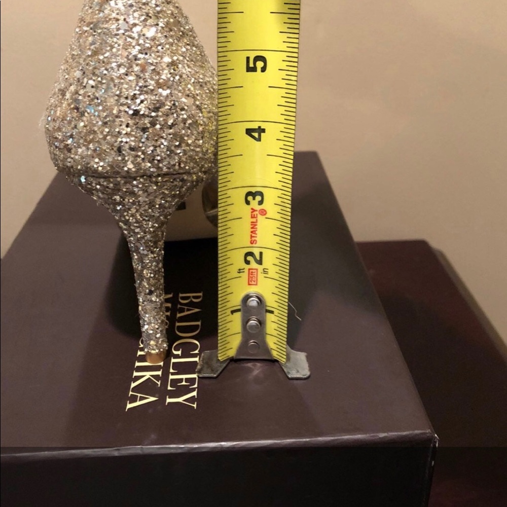 Badgley Mischka Glittery Pumps - Picture 7 of 8